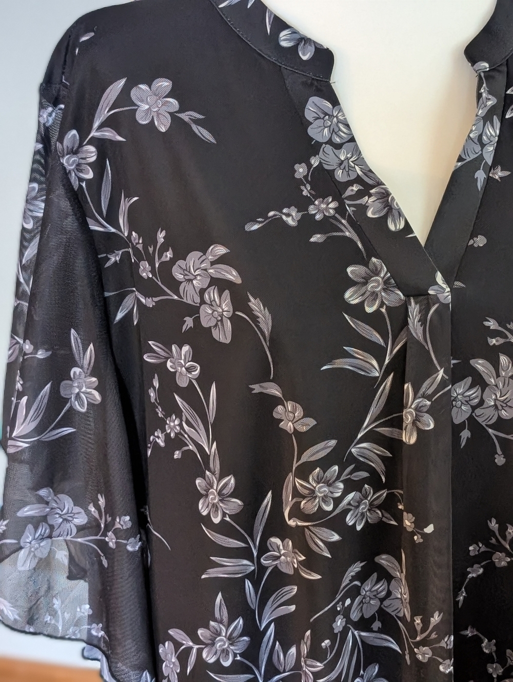 Black Sheer Floral Blouse XXL Flowy Tunic Top Lightweight Layering Split Neck
